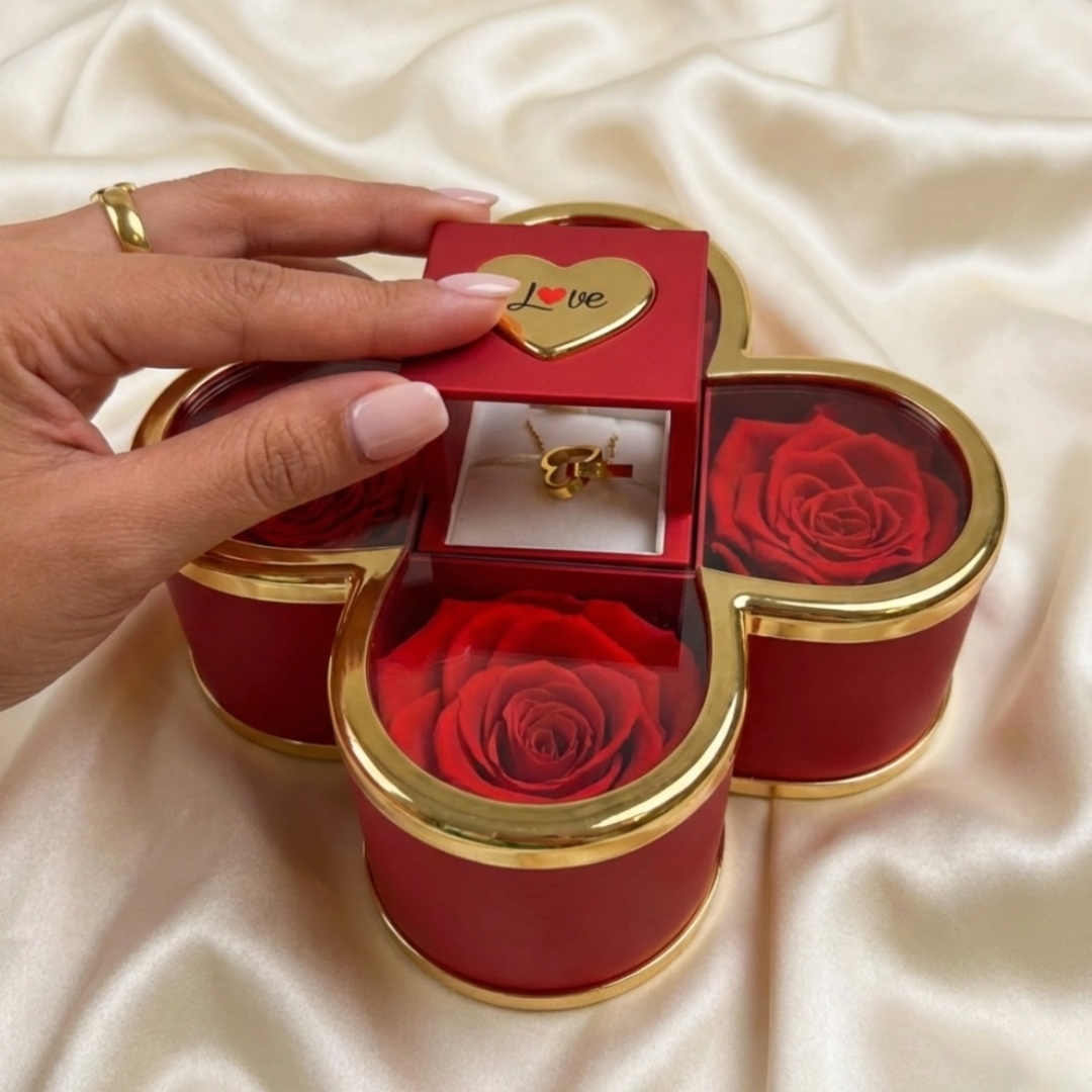 Rosas Eternas y Collar de Corazones Personalizado