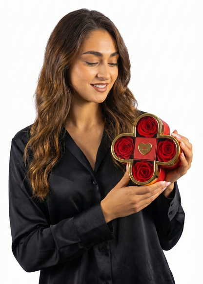 Rosas Eternas y Collar de Corazones Personalizado